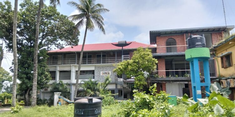 মির্জা আজমের বিলাসবহুল বাসভবন এখন জনমানবশূন্য ভূতের বাড়ি