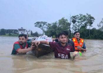 ফেনীর ৪৯টি আশ্রয়কেন্দ্রে ৭ হাজার মানুষ, বিভিন্ন সংগঠনের উদ্বেগ
