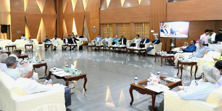 ৩ বাহিনীর প্রধান, ডিজিএফআই ও এনএসআইয়ের ডিজি নিয়োগ দেবেন রাষ্ট্রপতি