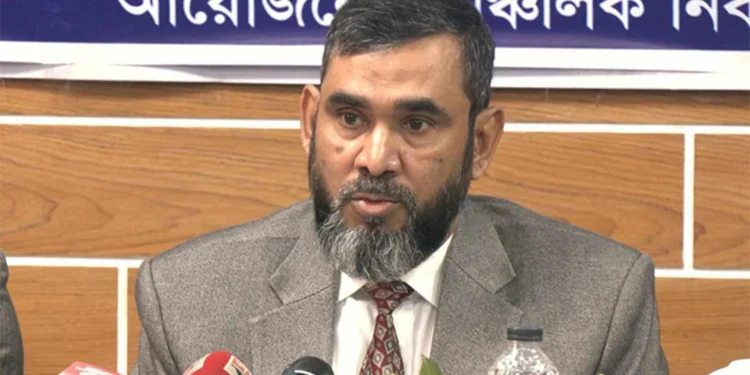 আগামী নির্বাচনে কেউ সামান্য পক্ষপাতিত্ব করলে ব্যবস্থা: ইসি সানাউল্লাহ