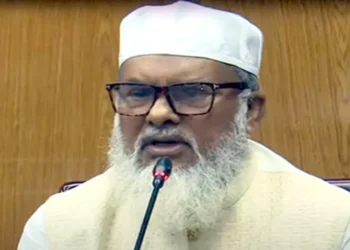হজযাত্রীদের বিমান ভাড়া আরো কমানো হচ্ছে: ধর্ম উপদেষ্টা