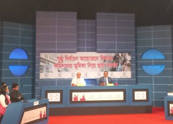 দিনকে রাত করার ক্ষমতা ছাড়া ইসি সব কিছুই পারে: বদিউল আলম মজুমদার