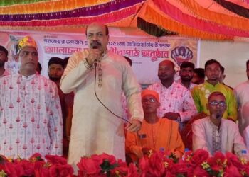 আওয়ামী লীগ হিন্দু সম্প্রদায়কে রাজনৈতিক হাতিয়ার হিসেবে ব্যবহার করেছে