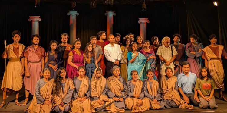 “নাটক হৃদয় ছুঁয়ে যায়”, শিল্পকলায় জবি উপাচার্যের আবেগঘন অনুভূতি