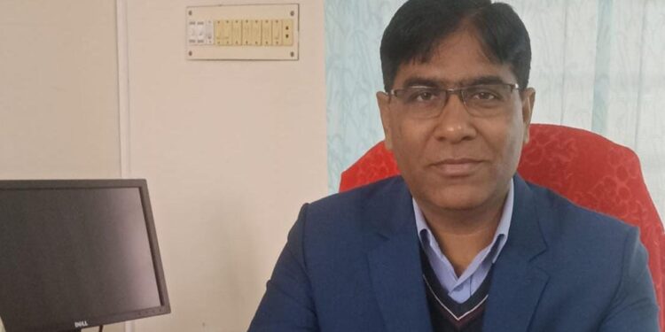 আবেদনের যোগ্যতা না থাকা সত্বেও বেরোবির শিক্ষক এক যুগ ধরে