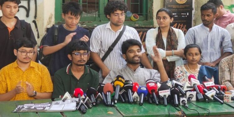 শিক্ষার্থীদের ভোটেই স্বাধীনতাবিরোধীদের প্রতিরোধের চাবিকাঠি