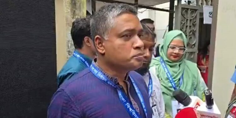 ইউল্যাব ভোটকেন্দ্রে সাংবাদিক প্রবেশে বাধা