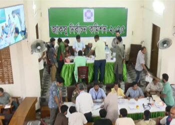 ভোট গণনা শেষ হওয়ার সম্ভাবনা রয়েছে বিকেল ৪টার মধ্যে।