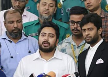 বিচার প্রক্রিয়া চালিয়ে নেওয়ার রোডম্যাপ চাইলেন নাহিদ ইসলাম