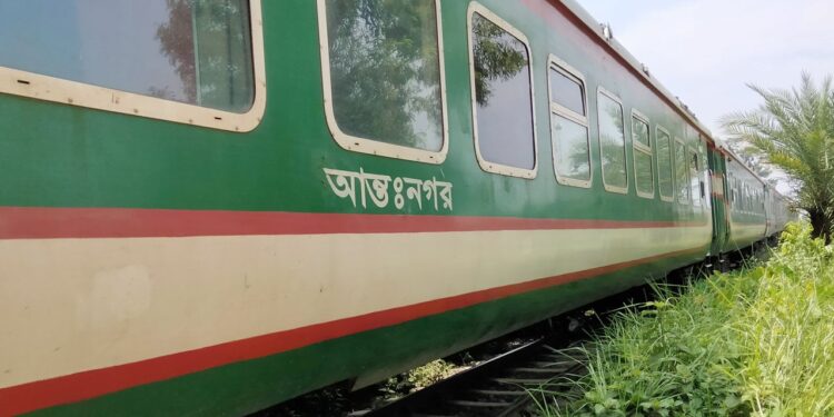 সারা দেশের সঙ্গে সিলেটের ট্রেন যোগাযোগ বন্ধ