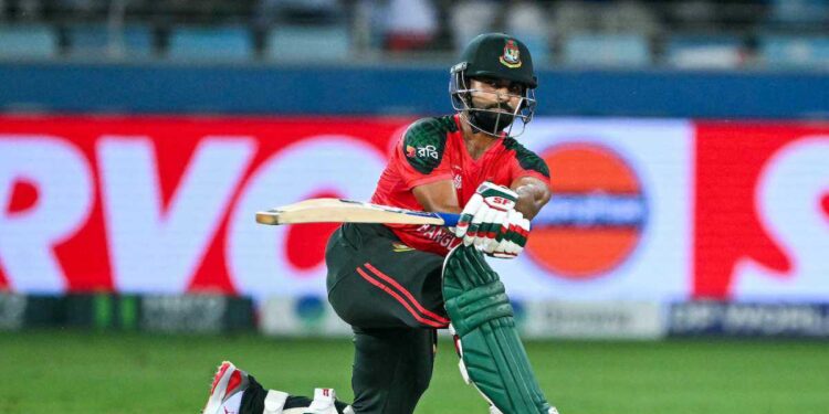 বাংলাদেশের স্বপ্নভঙ্গ করে ফাইনালে উঠল পাকিস্তান