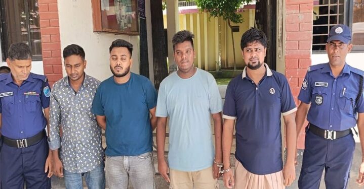 স্বৈরাচার হাসিনার জন্মদিনে খিচুড়ি রান্নার আয়োজন করতে গিয়ে নিষিদ্ধ ছাত্রলীগের ৪ নেতাকর্মী আটক