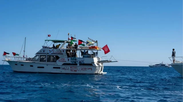 ১৩টি জাহাজ জব্দ হওয়ার পরও গাজার উদ্দেশে এগোচ্ছে আরও ৩০টি নৌযান