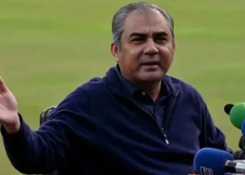 ভারতকে ট্রফি না দেওয়ায় স্বর্ণপদক পুরস্কার পাচ্ছেন নাকভি