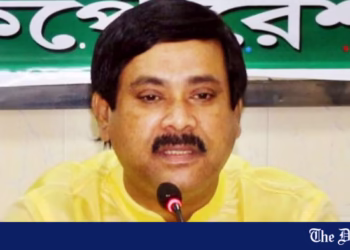 হাসিনার ‘পা ধরে সালাম করা’ সাক্কু বিএনপির গলার কাঁটা