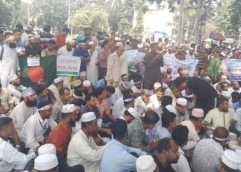 দাবি না মানলে ‘মার্চ টু সচিবালয়’: শিক্ষকদের ঘোষণা