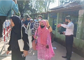 তিন যুগ পর চাকসু নির্বাচনের ভোটগ্রহণ শুরু, ভোটারদের লম্বা লাইন