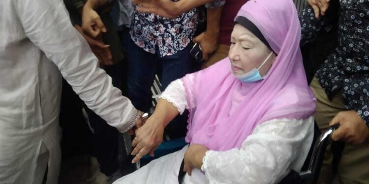 খালেদা জিয়া হাসপাতালে ভর্তি হলেন