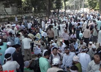 আন্দোলনরত শিক্ষকদের ক্লাসে ফেরার ঘোষণা