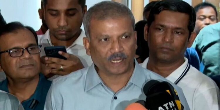 তত্ত্বাবধায়ক নয়, বর্তমান সরকারের নিরপেক্ষ ভূমিকা দেখতে চায় বিএনপি: আইন উপদেষ্টা