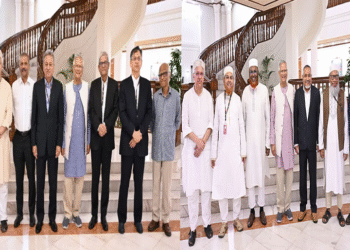 বিএনপি-জামায়াত যাদের বিতর্কিত উপদেষ্টা হিসেবে দেখছে
