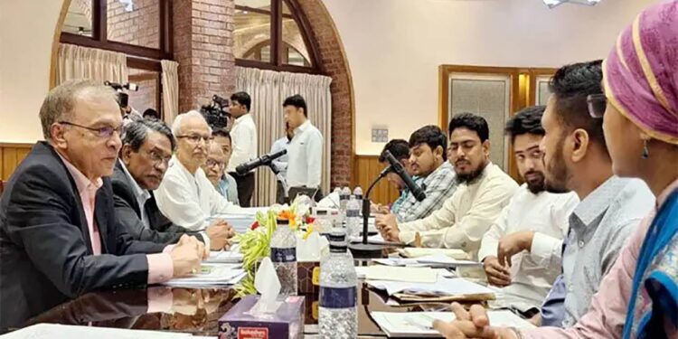 এনসিপি নেতাদের ঐকমত্য কমিশনের সঙ্গে বৈঠক শুরু