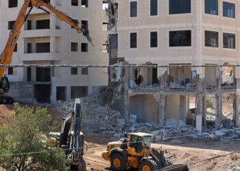 গাজায় সেনাবাহিনীকে ধ্বংসযজ্ঞ চালিয়ে যাওয়ার নির্দেশ ইসরাইলের