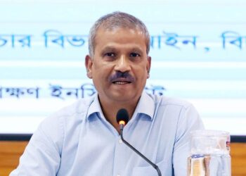 প্রধান উপদেষ্টা দ্রুতই গণভোটের সিদ্ধান্ত দেবেন : আসিফ নজরুল