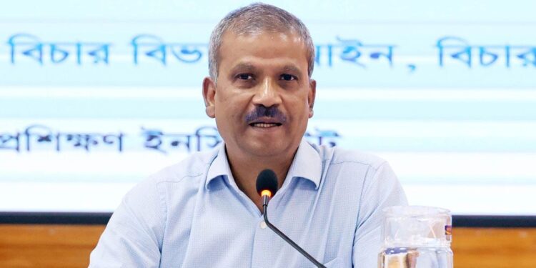 প্রধান উপদেষ্টা দ্রুতই গণভোটের সিদ্ধান্ত দেবেন : আসিফ নজরুল