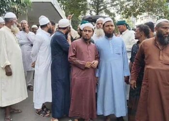 ইসলামী আন্দোলনের নেতা আটক, প্রতিবাদে থানায় ঘেরাও