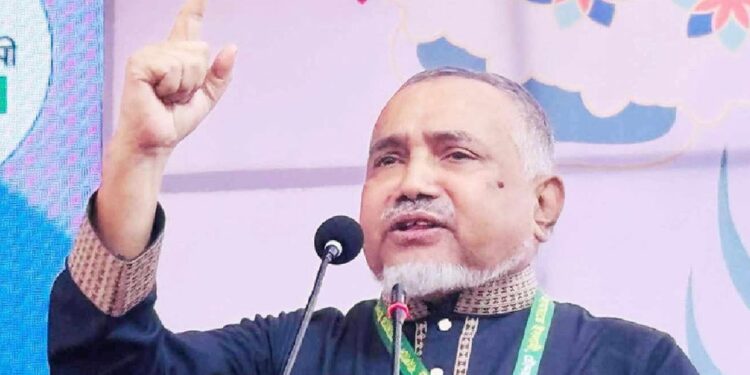 লন্ডনে গিয়ে একটি রাজনৈতিক গোষ্ঠীর চাপের মুখে নির্বাচনের রোডম্যাপ ঘোষণা করেছিলেন প্রধান উপদেষ্টা