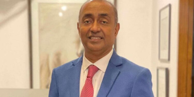 অ্যাটর্নি জেনারেলের পদত্যাগ করে নির্বাচন করার ঘোষণা