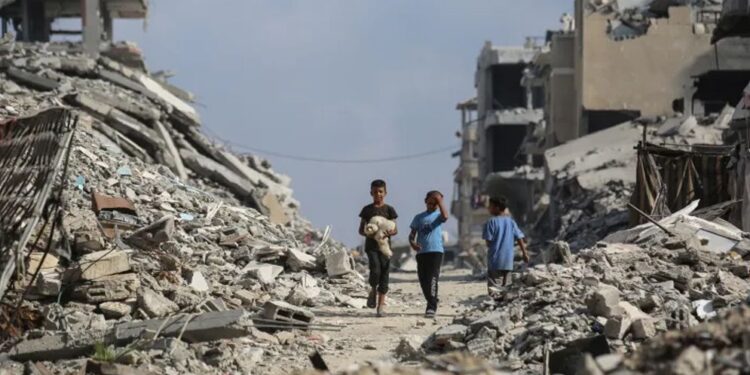 গাজায় যুদ্ধবিরতি লঙ্ঘন করেই  চলছে ইসরাইলি আগ্রাসন, নিহত ছাড়াল ৬৯ হাজার