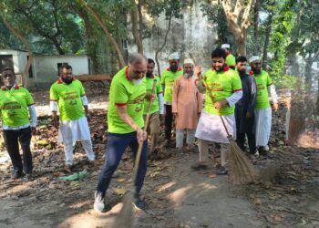 জামায়াত প্রার্থীর উদ্যোগে গণভবন এলাকায় পরিচ্ছন্নতা ও মশা নিধন অভিযান