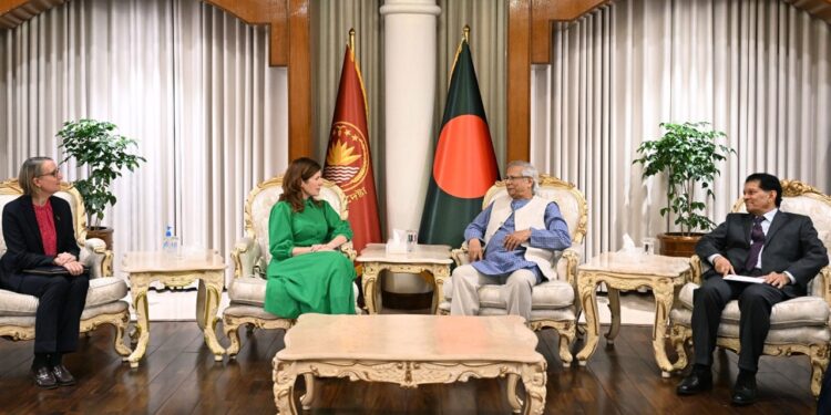 আ. লীগ আগামী নির্বাচনে অংশ নিতে পারবে না: প্রধান উপদেষ্টা