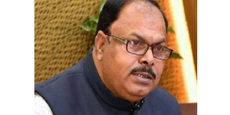 গরুর দালাল থেকে মন্ত্রী হয়ে হাজার কোটি টাকার মালিক