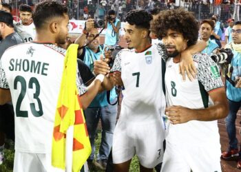 ২২ বছরের আক্ষেপ ঘুচিয়ে বাংলাদেশ ভারতকে হারাল