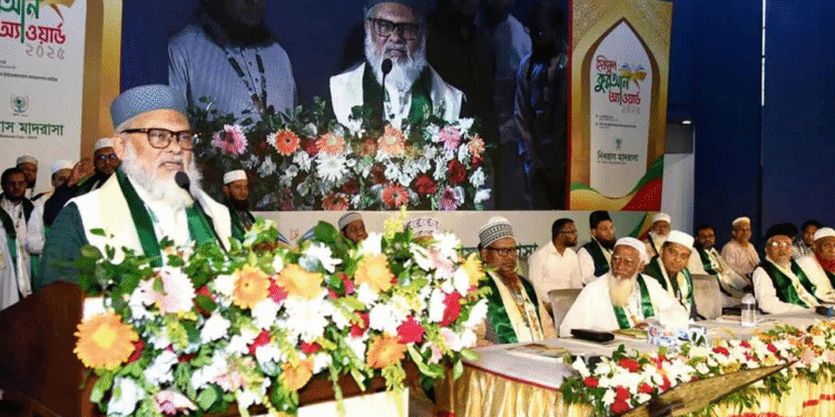 নারীদের পিছনে রেখে এগিয়ে যাওয়া সম্ভব নয়: ধর্ম উপদেষ্টা