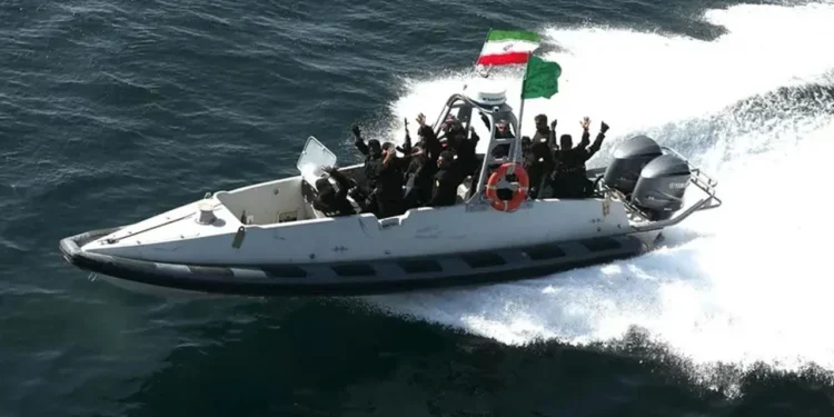 ইরান আটক করেছে জ্বালানি চোরাচালানে বিদেশি জাহাজ