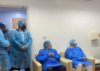 খালেদা জিয়াকে দেখতে প্রধান উপদেষ্টা এভারকেয়ারে