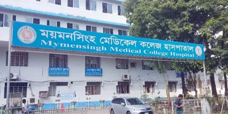 স্বাস্থ্যের ডিজিকে ধমকালেন চিকিৎসক মমেক হাসপাতালে