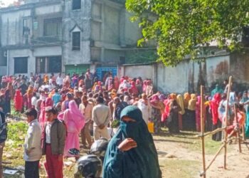 শ্বাসরোধে র‌্যাব কর্মকর্তার স্ত্রীকে  হত্যা করে স্বর্ণালঙ্কার লুট