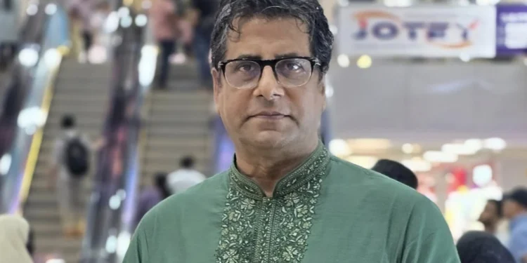 সাংবাদিক আনিস আলমগীর ডিবি হেফাজতে