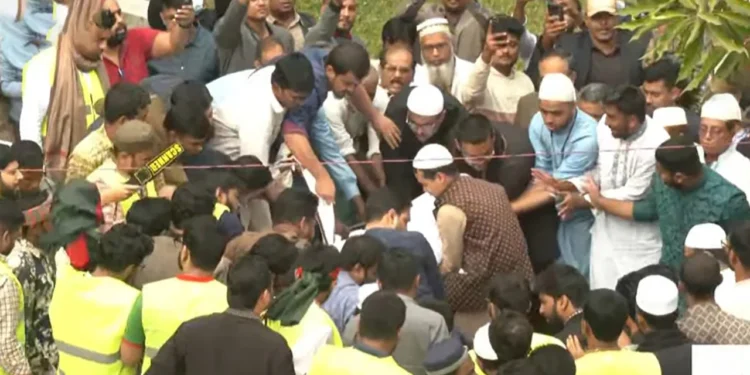 শহীদ ওসমান হাদি চিরনিদ্রায় শায়িত বিদ্রোহী কবির পাশে