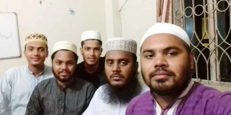 ৬ ভাই-বোনের ‘হাদি পরিবারে’ কে কী করেন?