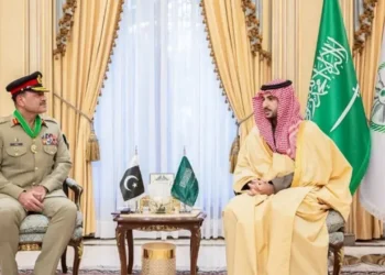 পাকিস্তানের সেনাপ্রধানকে সর্বোচ্চ রাষ্ট্রীয় পদক প্রদান করল সৌদি আরব