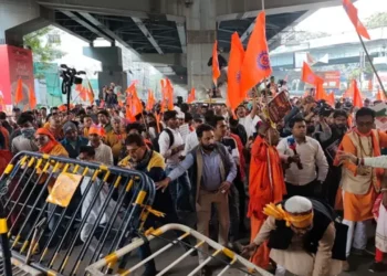 কলকাতায় বাংলাদেশ ডেপুটি হাইকমিশনের সামনে হিন্দুত্ববাদীদের বিক্ষোভ, পুলিশি লাঠিচার্জ