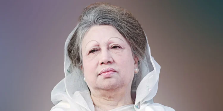 মৃত ঘোষণার সময় খালেদা জিয়ার পাশে ছিলেন যারা