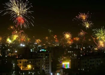 নিষেধাজ্ঞা অমান্য করে মিরপুরে আতশবাজি ফোটানোর সময় অগ্নিকাণ্ড