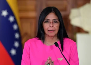 ভেনেজুয়েলার অন্তর্বর্তী প্রেসিডেন্ট রদ্রিগেজের শপথগ্রহণ